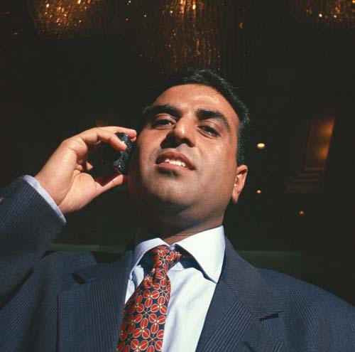 भारत में मोबाइल फोन सेवा ने पूरे किए 17 साल