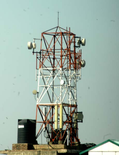 भारत में मोबाइल फोन सेवा ने पूरे किए 17 साल