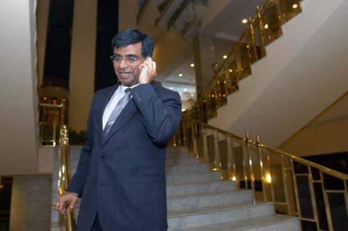 भारत में मोबाइल फोन सेवा ने पूरे किए 17 साल