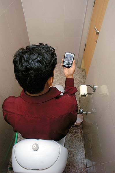 भारत में मोबाइल फोन सेवा ने पूरे किए 17 साल