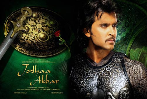 बॉलीवुड अभिनेताओं को भी लुभाता है मूछों पर ताव देना...