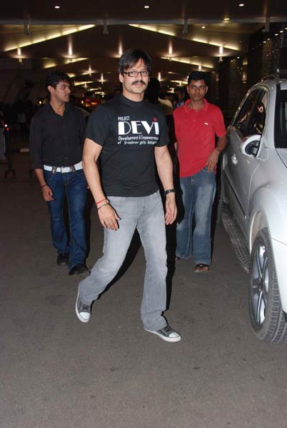 सुष्मिता संग दिखे विवेक...