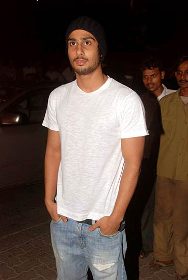 जन्‍मदिन के बहाने जुटे सितारे | ‘वंस अपॉन ए टाइम...’