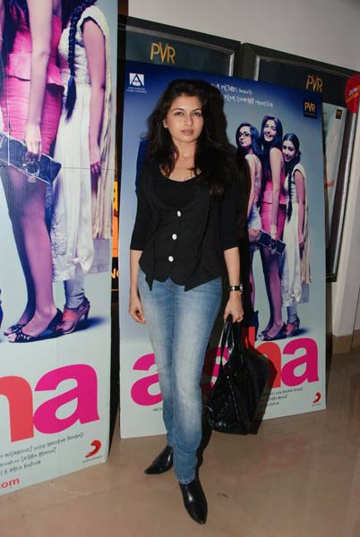 फिल्‍म आयशा की स्‍क्रीनिंग के दौरान बॉलीवुड स्‍टार...