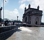 मुंबई में डूबते जहाज से पर्यावरण को खतरा