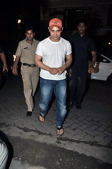 'पीपली लाइव' की स्क्रीनिंग | 'पीपली...' का म्‍यूजिक लॉन्‍च