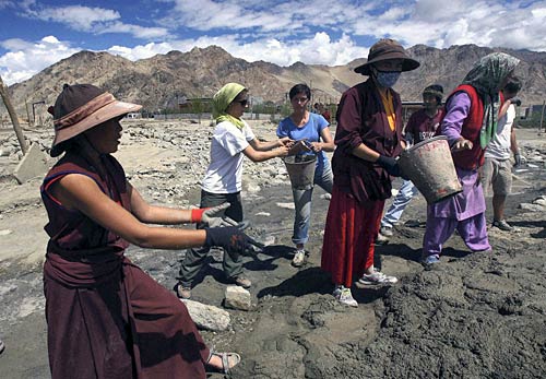 लेह में बाढ़ की भेंट चढ़ा 'ड्रक व्हाइट लोटस स्कूल'