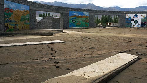 लेह में बाढ़ की भेंट चढ़ा 'ड्रक व्हाइट लोटस स्कूल'