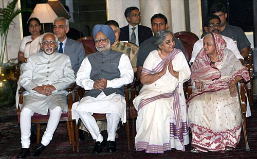 तस्‍वीरों में देखें सप्‍ताह की हलचल । हॉट तस्‍वीरें