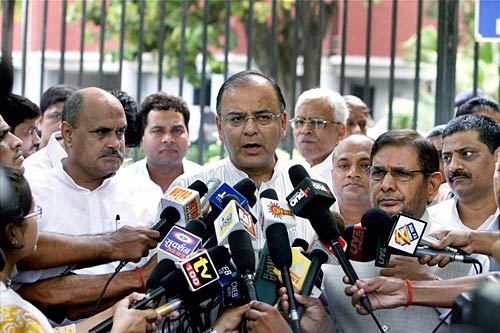 तस्‍वीरों में देखें सप्‍ताह की हलचल । हॉट तस्‍वीरें