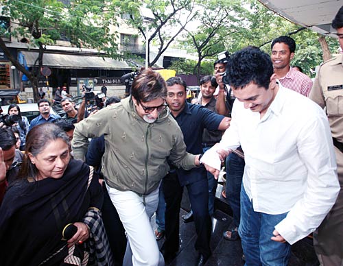 तस्‍वीरों में देखें सप्‍ताह की हलचल । हॉट तस्‍वीरें