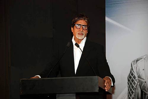 फिल्‍म 'रोबोट' में ऐश्‍वर्या राय | रजनीकांत से रोमांस!