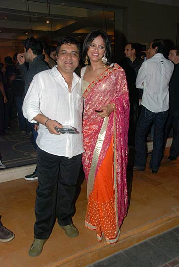 फिल्‍म 'रोबोट' में ऐश्‍वर्या राय | रजनीकांत से रोमांस!