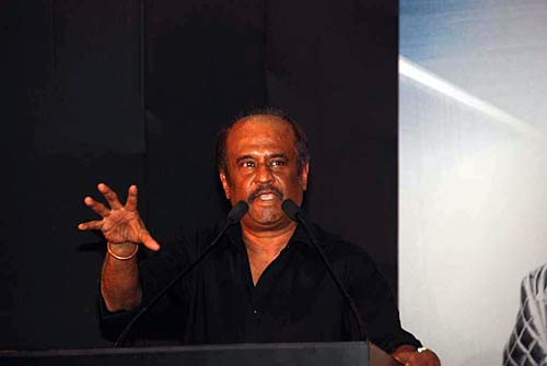 फिल्‍म 'रोबोट' में ऐश्‍वर्या राय | रजनीकांत से रोमांस!