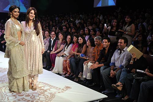 'इंडिया इंटरनेशनल ज्‍वेलरी वीक' में दीपिका | 'लफंगे परिन्‍दें'