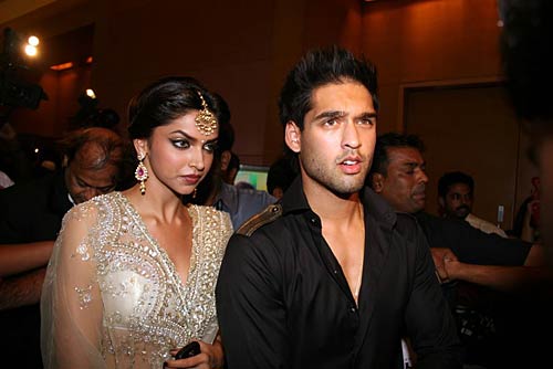 'इंडिया इंटरनेशनल ज्‍वेलरी वीक' में दीपिका | 'लफंगे परिन्‍दें'