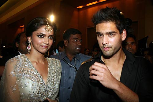 'इंडिया इंटरनेशनल ज्‍वेलरी वीक' में दीपिका | 'लफंगे परिन्‍दें'