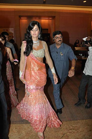 रैंप पर कैटरीना की दिलकश अदाएं । बॉलीवुड की जान कैटरीना