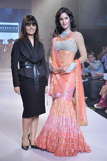 रैंप पर कैटरीना की दिलकश अदाएं । बॉलीवुड की जान कैटरीना