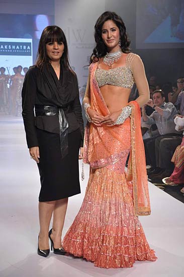 रैंप पर कैटरीना की दिलकश अदाएं । बॉलीवुड की जान कैटरीना