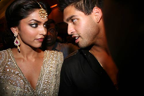 'इंडिया इंटरनेशनल ज्‍वेलरी वीक' में दीपिका | 'लफंगे परिन्‍दें'