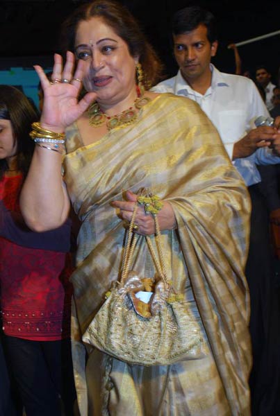 ज्वेलरी वीक में बॉलीवुड सितारे । बॉलीवुड व सेक्‍स‍