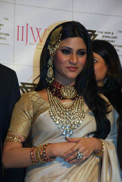 ज्वेलरी वीक में बॉलीवुड सितारे । बॉलीवुड व सेक्‍स‍