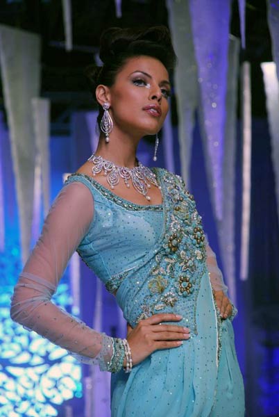 ज्वेलरी वीक में बॉलीवुड सितारे । बॉलीवुड व सेक्‍स‍