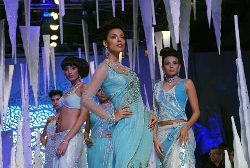 ज्वेलरी वीक में बॉलीवुड सितारे । बॉलीवुड व सेक्‍स‍