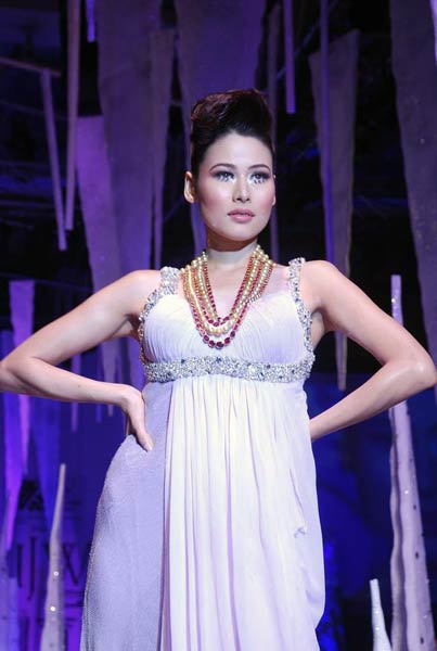 ज्वेलरी वीक में बॉलीवुड सितारे । बॉलीवुड व सेक्‍स‍