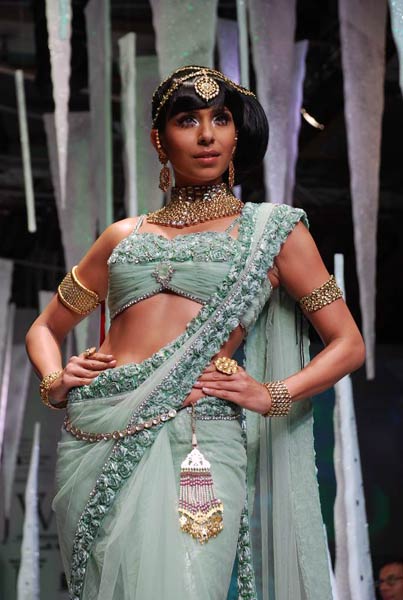 ज्वेलरी वीक में बॉलीवुड सितारे । बॉलीवुड व सेक्‍स‍