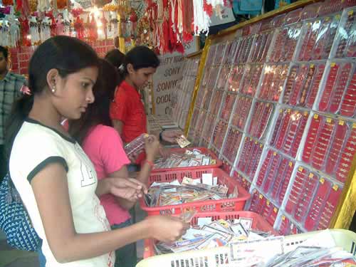 भाई-बहन के पवित्र रिश्‍ते का त्‍योहार रक्षाबंधन... | सबसे बड़ा त्‍योहार