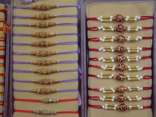 भाई-बहन के पवित्र रिश्‍ते का त्‍योहार रक्षाबंधन... | सबसे बड़ा त्‍योहार