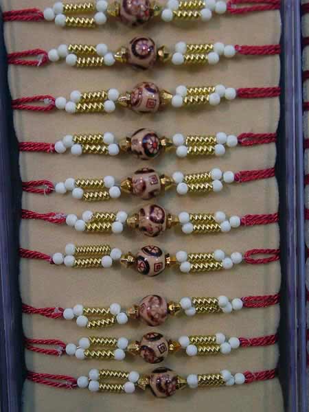 भाई-बहन के पवित्र रिश्‍ते का त्‍योहार रक्षाबंधन... | सबसे बड़ा त्‍योहार