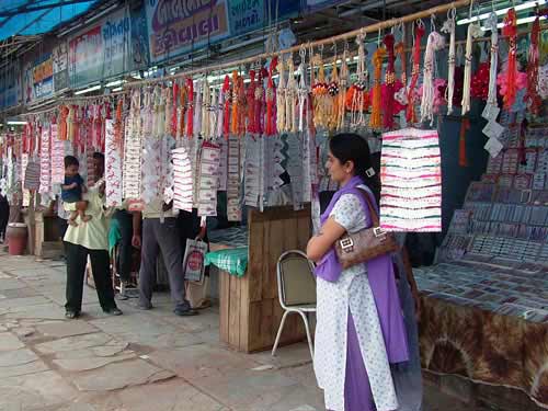 भाई-बहन के पवित्र रिश्‍ते का त्‍योहार रक्षाबंधन... | सबसे बड़ा त्‍योहार