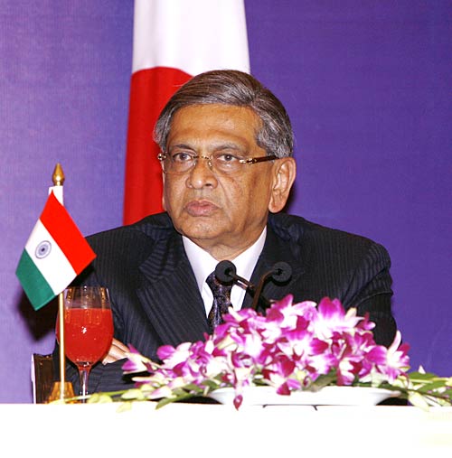 भारत दौरे पर जापान के विदेश मंत्री ओकादा