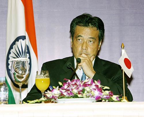 भारत दौरे पर जापान के विदेश मंत्री ओकादा