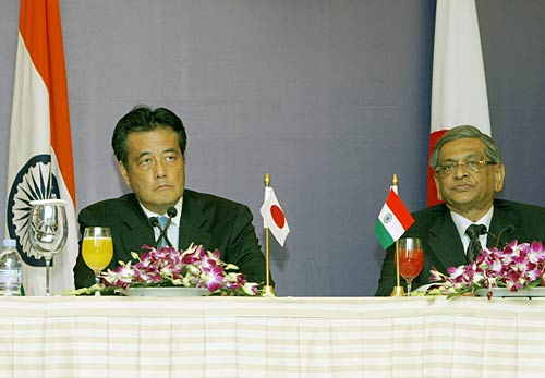 भारत दौरे पर जापान के विदेश मंत्री ओकादा