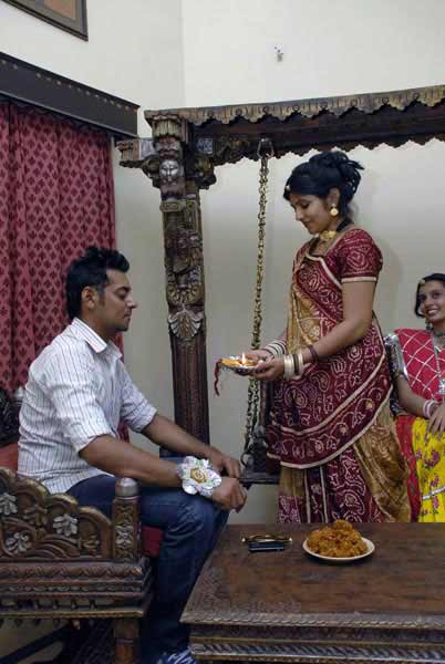 भाई-बहन के पवित्र रिश्‍ते का त्‍योहार रक्षाबंधन... | सबसे बड़ा त्‍योहार