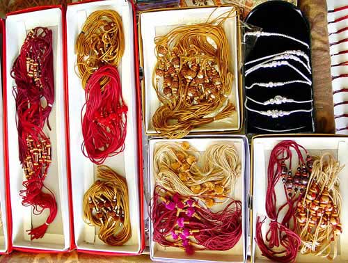 भाई-बहन के पवित्र रिश्‍ते का त्‍योहार रक्षाबंधन... | सबसे बड़ा त्‍योहार