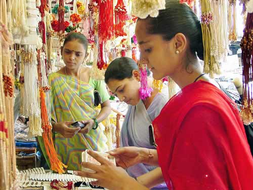 भाई-बहन के पवित्र रिश्‍ते का त्‍योहार रक्षाबंधन... | सबसे बड़ा त्‍योहार