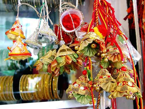 भाई-बहन के पवित्र रिश्‍ते का त्‍योहार रक्षाबंधन... | सबसे बड़ा त्‍योहार