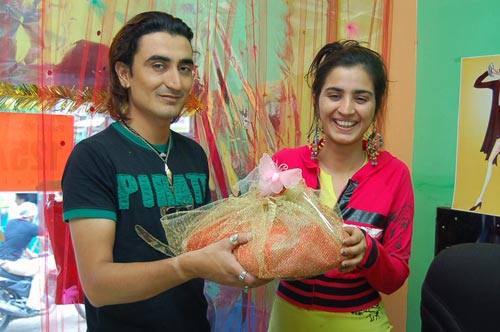 भाई-बहन के पवित्र रिश्‍ते का त्‍योहार रक्षाबंधन... | सबसे बड़ा त्‍योहार