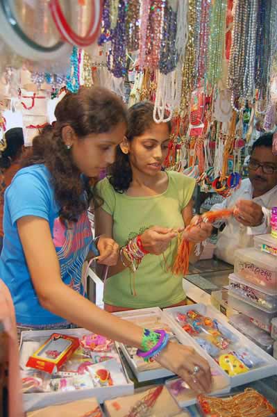 भाई-बहन के पवित्र रिश्‍ते का त्‍योहार रक्षाबंधन... | सबसे बड़ा त्‍योहार