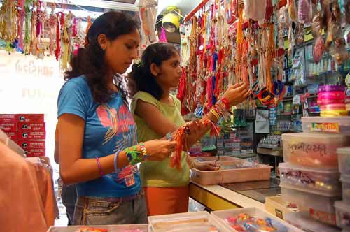 भाई-बहन के पवित्र रिश्‍ते का त्‍योहार रक्षाबंधन... | सबसे बड़ा त्‍योहार