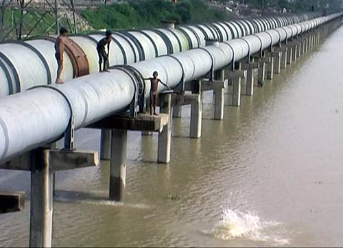 बारिश के कारण दरिया में तब्‍दील हुई राजधानी