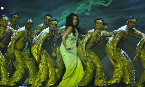 बॉलीवुड सुंदरियों ने किया रैंप पर वॉक | फोटो: हॉट बिपाशा