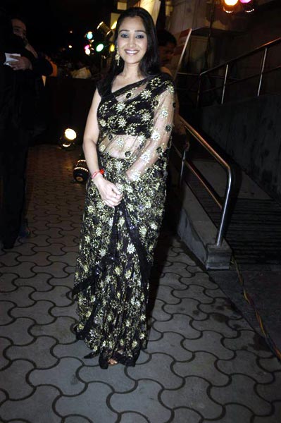 '...फैमिली' की स्‍क्रीनिंग में सितारों का जलवा | ग्लैमर का तड़का