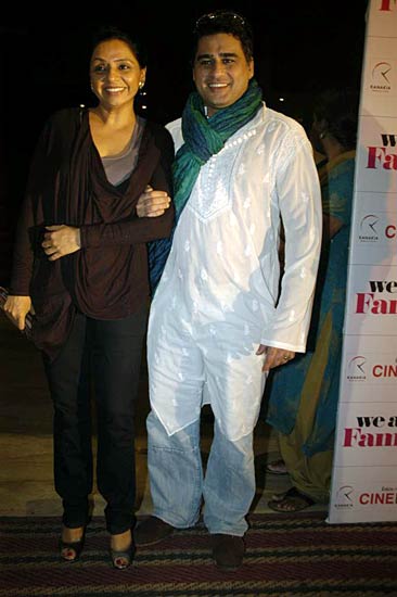 '...फैमिली' की स्‍क्रीनिंग में सितारों का जलवा | ग्लैमर का तड़का