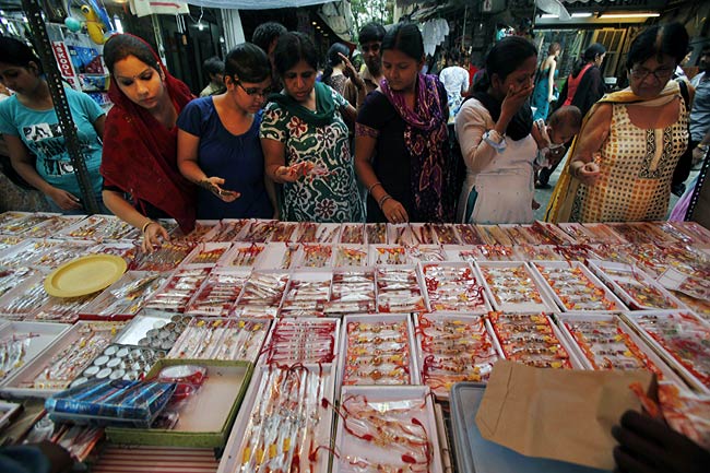 भाई-बहन के पवित्र रिश्‍ते का त्‍योहार रक्षाबंधन... | सबसे बड़ा त्‍योहार